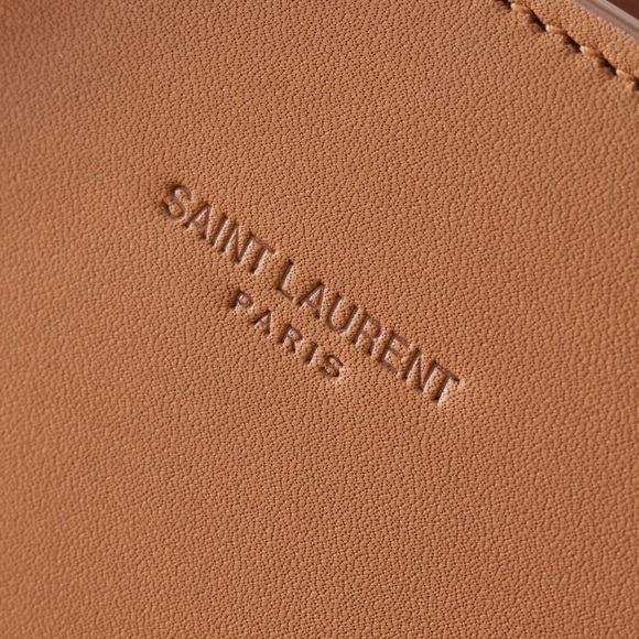 SAINT LAURENT 
SAC DE JOUR IN SUPPLE VEGETABLE LEATHER - Picture 7 of 10